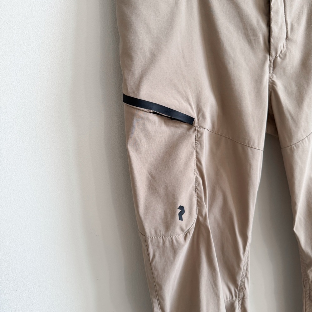 PEAK PERFORMANCE • Iconiq Outdoor Pants in Beige - Picture 5 of 15